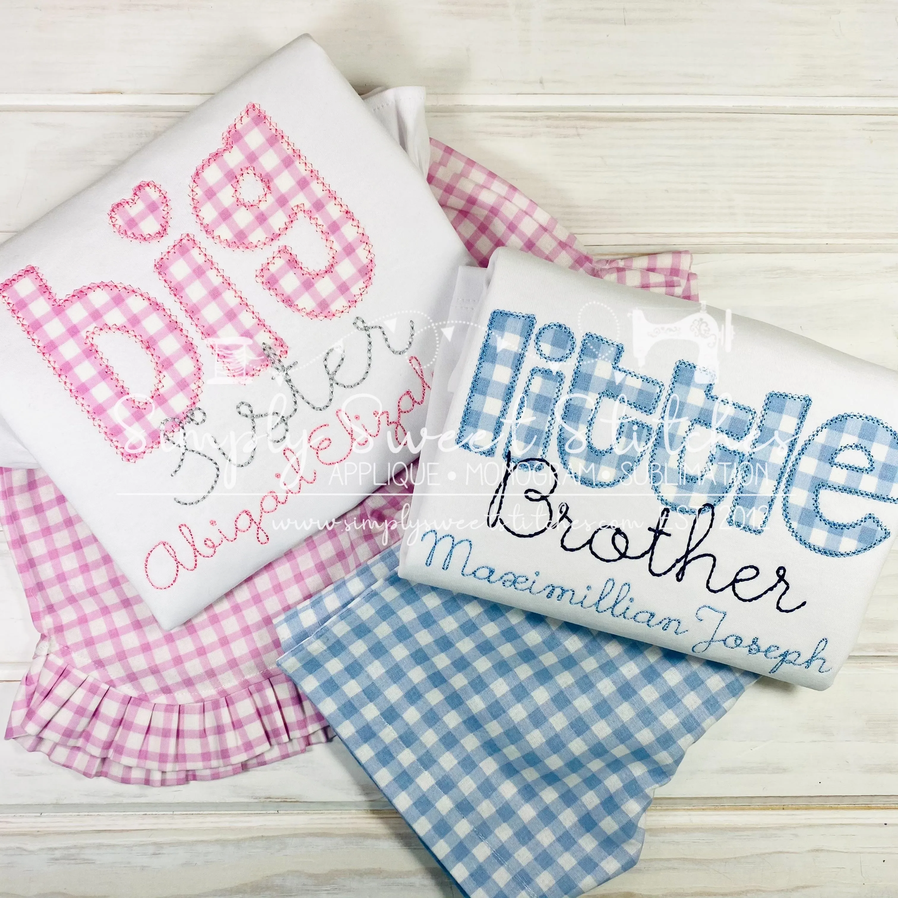 1366 - BIG SISTER NAME - APPLIQUE CHILD SHIRT