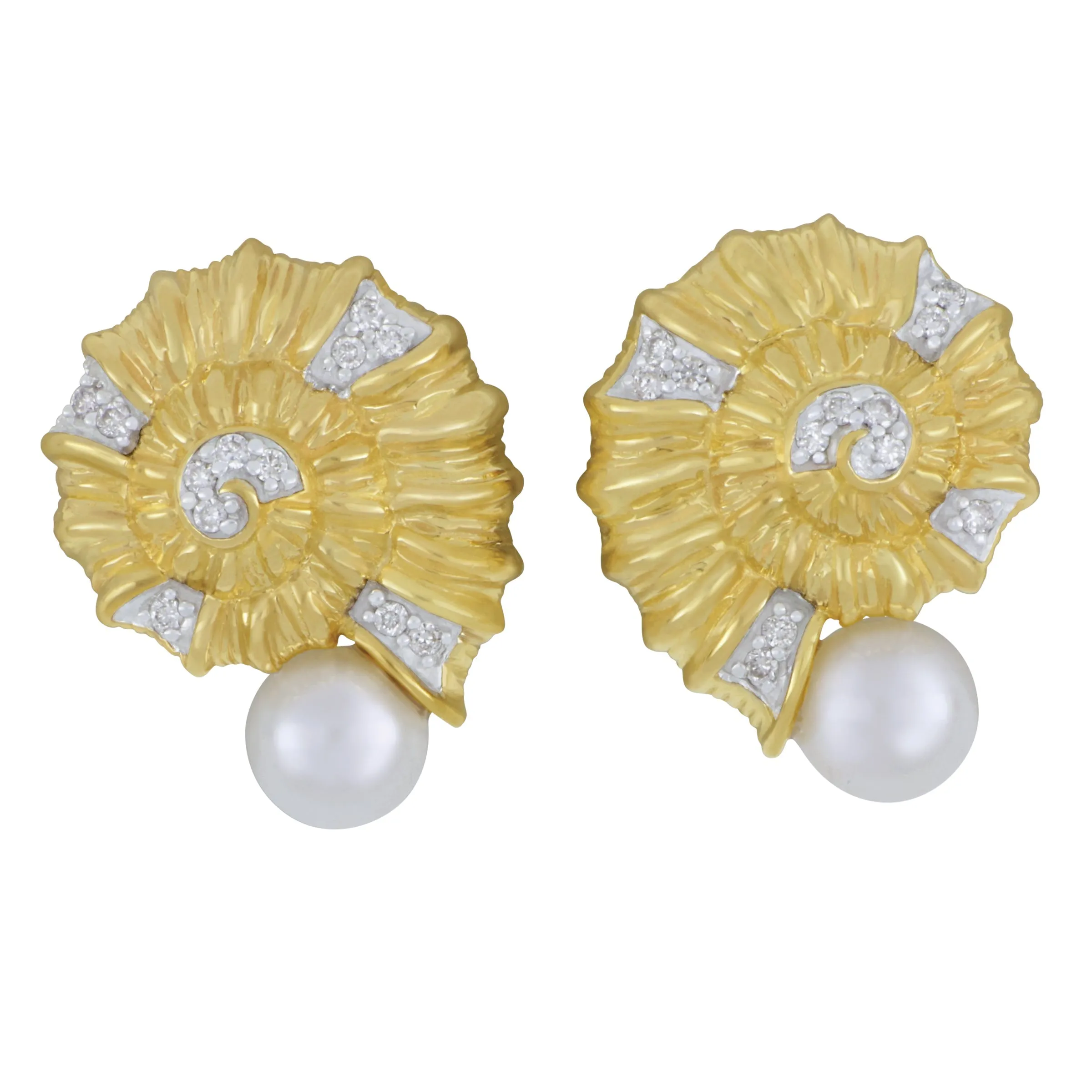 14k Yellow Gold Diamond Nautilus with Freshwater Pearl 5-5.5mm Earrings, D=0.10tw