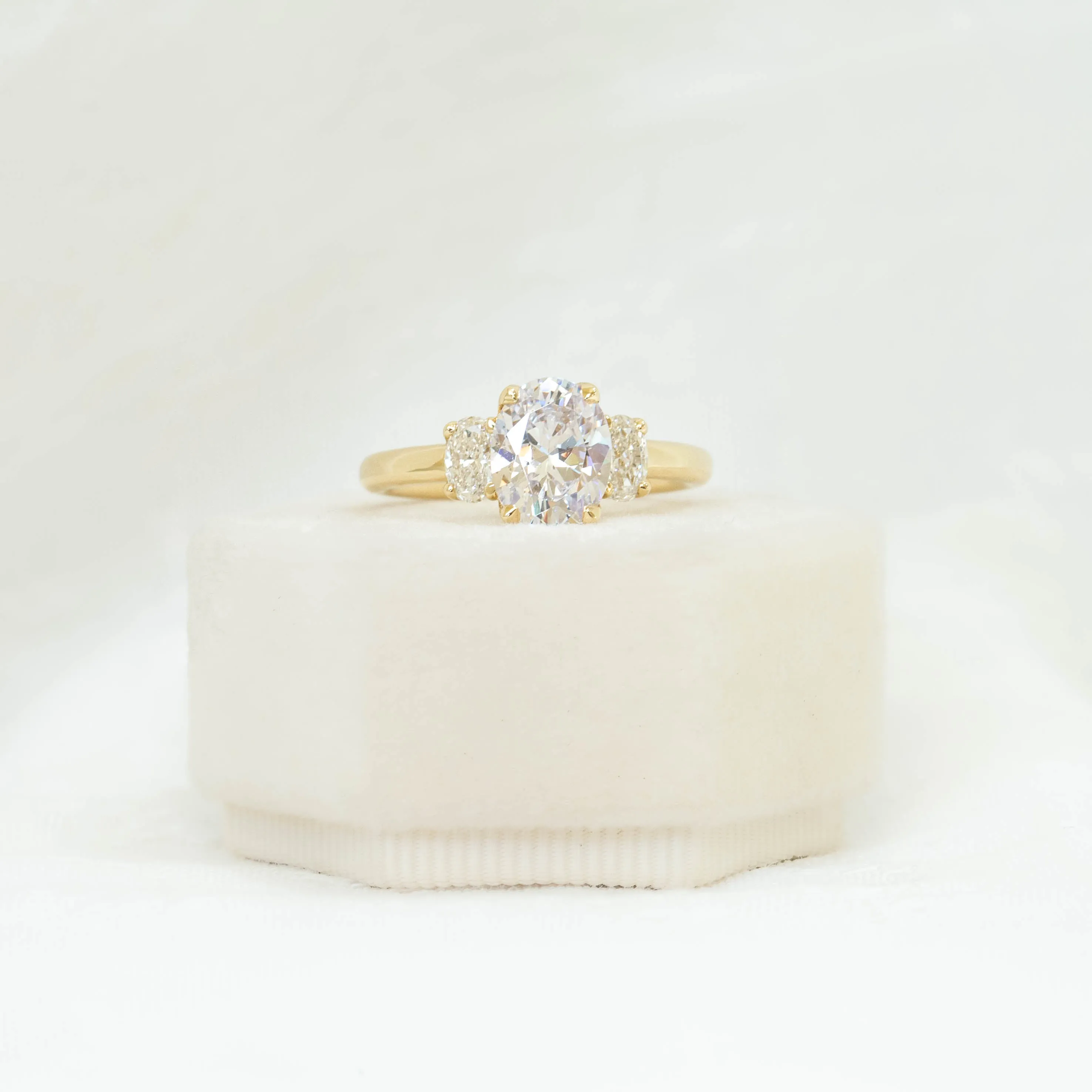 18ky 3-Stone Oval-Cut Butter-Cup Diamond Ring