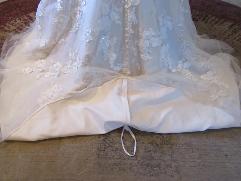 Allure Bridals 9220