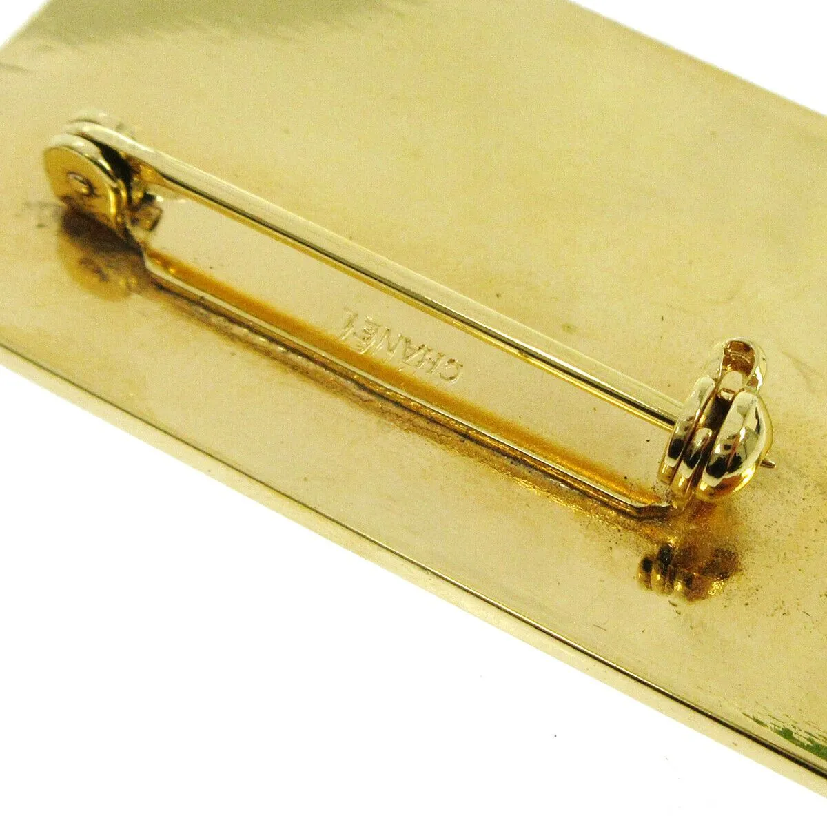 CHANEL CC Logos Plate Motif Brooch Pin Corsage Gold-Tone Accessories 02756