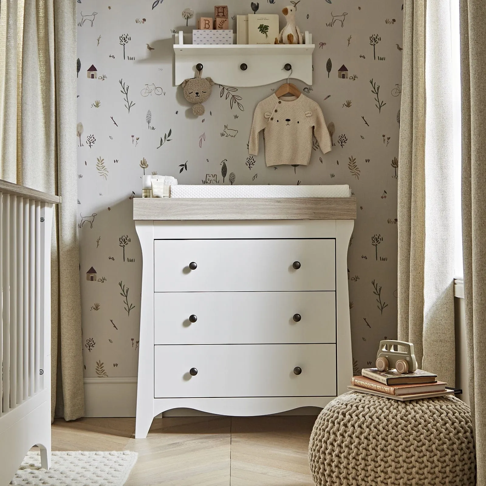 Cuddleco Clara 2 Piece Set 3 Drawer Dresser and Cot Bed - White Ash