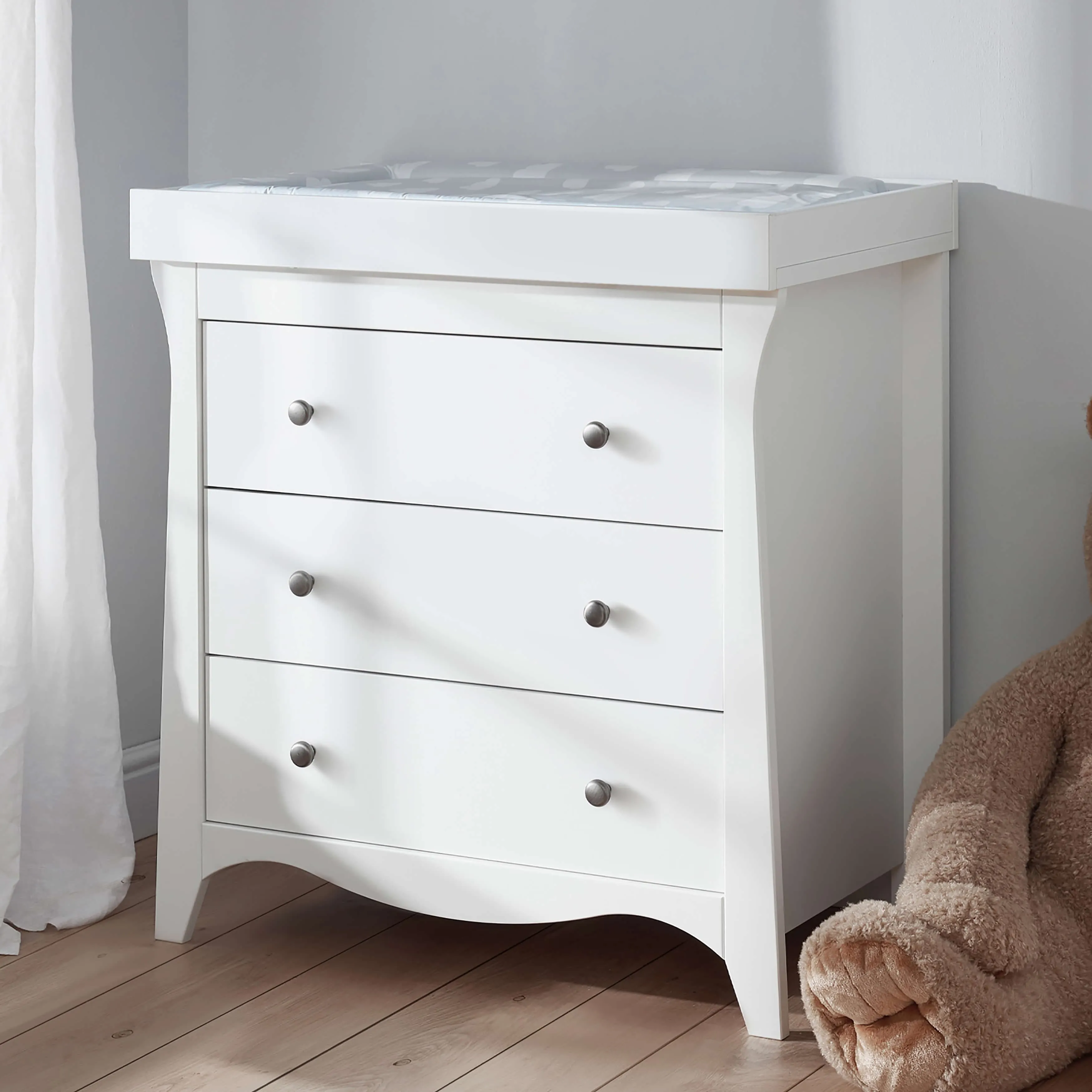 Cuddleco Clara 2 Piece Set 3 Drawer Dresser and Cot Bed - White