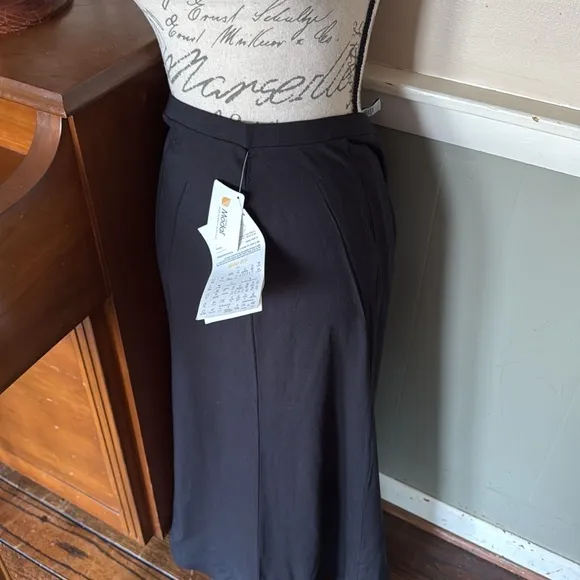 ♥️Elegant Flowing Resort Women's Skirt NWT