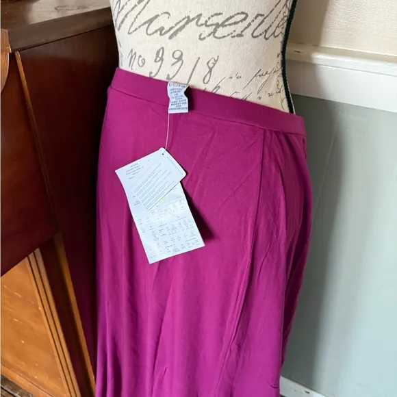 ♥️Elegant Flowing Resort Women's Skirt NWT
