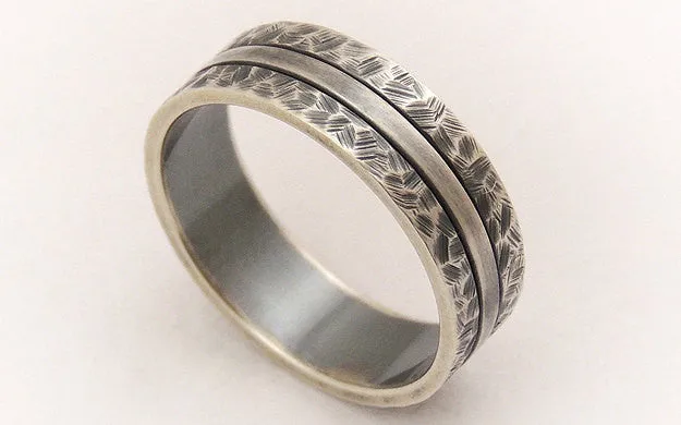 Elegant sterling silver ring for men