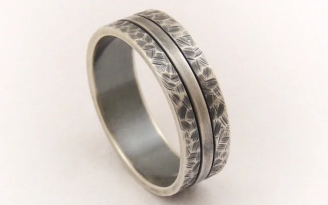 Elegant sterling silver ring for men
