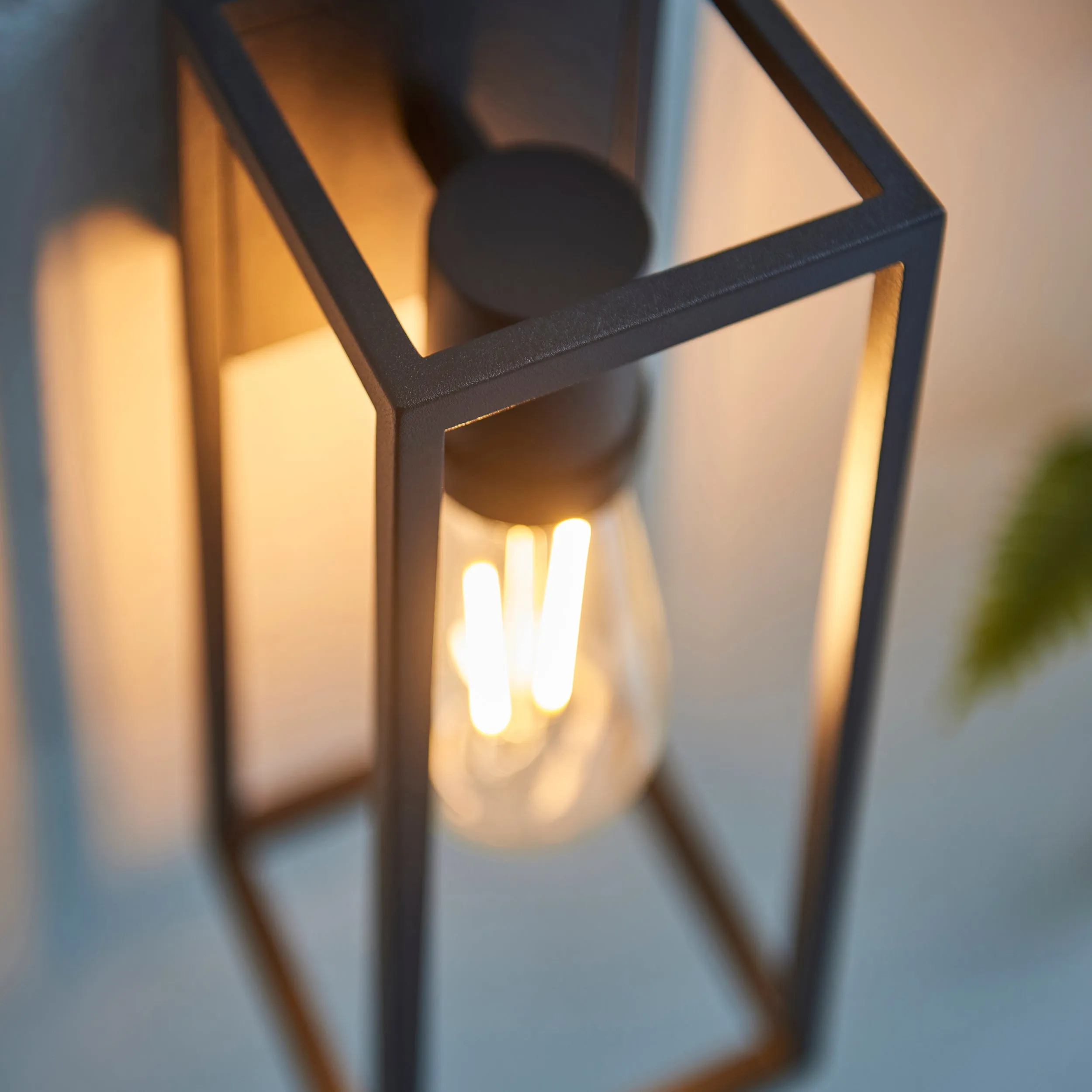 Endon 91993 Herbert 1lt Wall Textured black 10W LED E27 (Required)