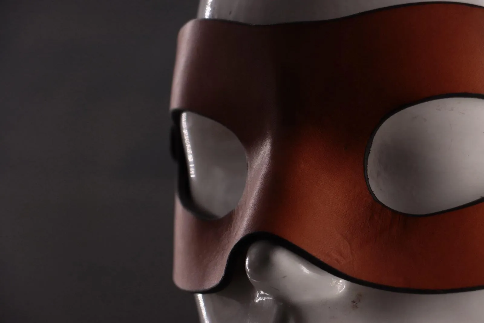 Hero Mask - Cognac with Bronze Hardware