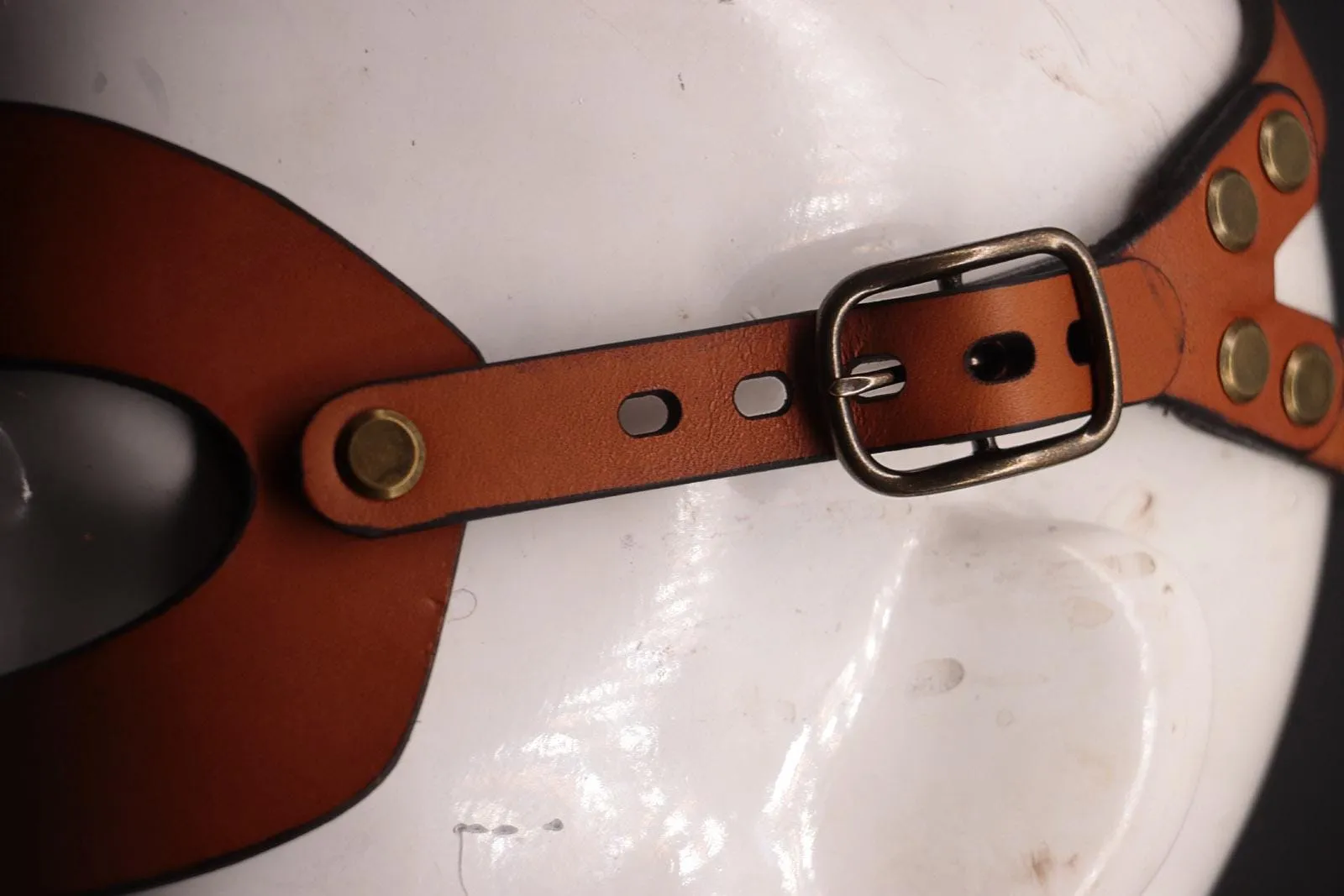 Hero Mask - Cognac with Bronze Hardware