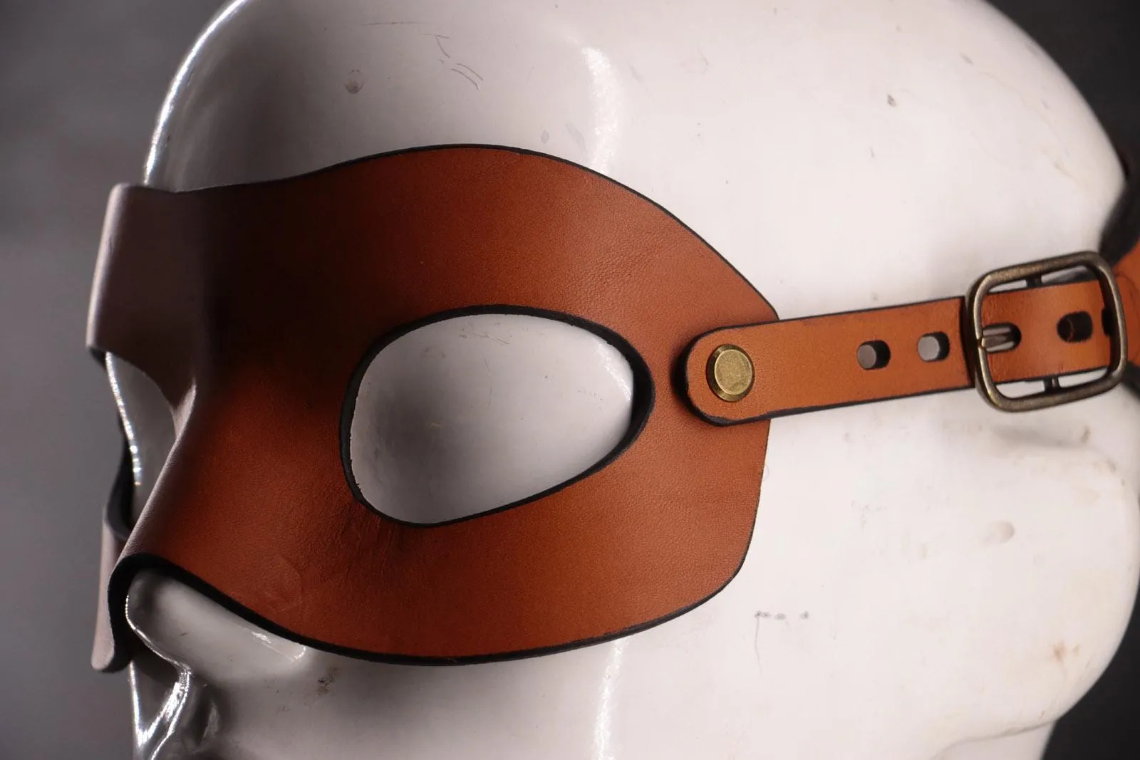 Hero Mask - Cognac with Bronze Hardware