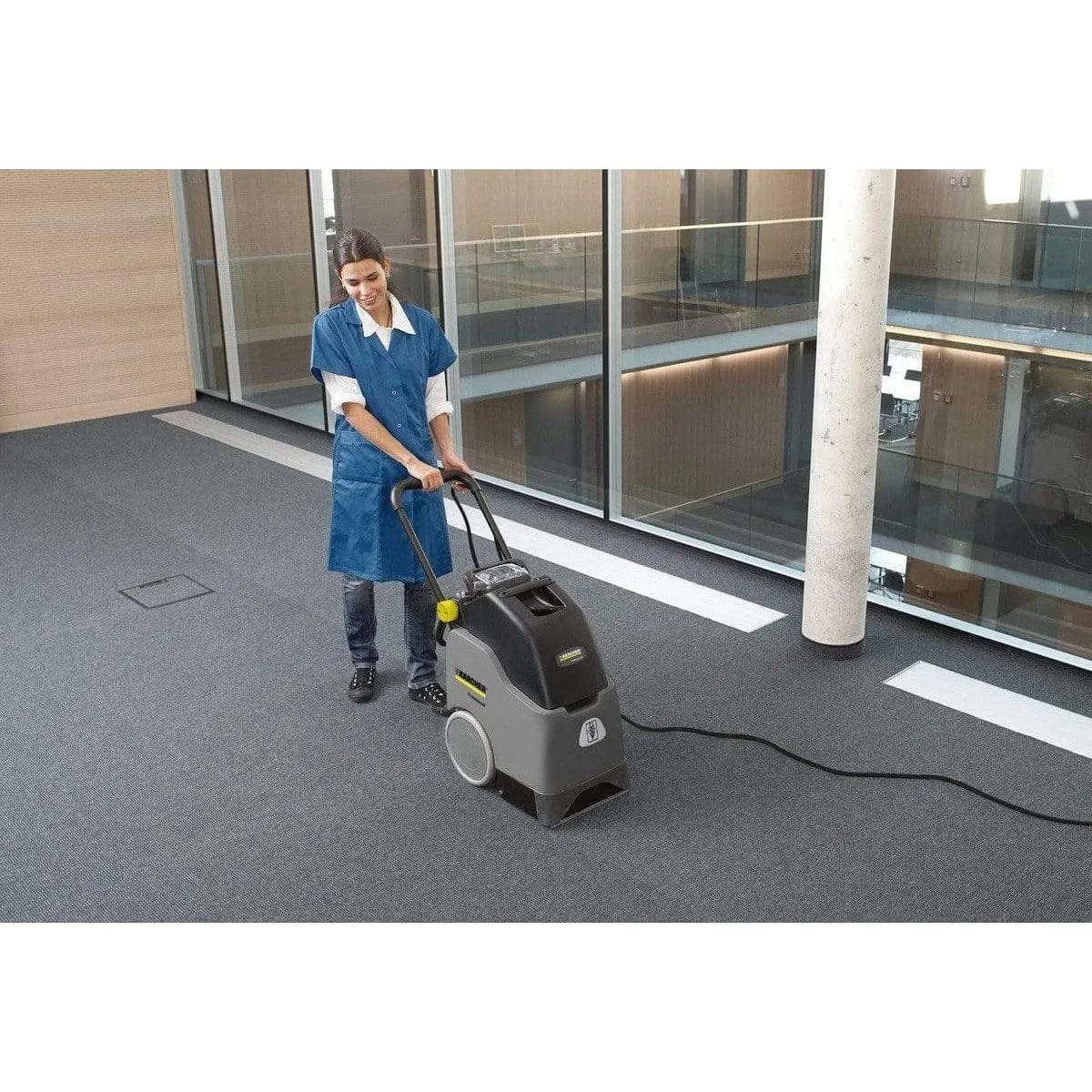 Karcher Carpet Cleaner - BRC 30/15 C