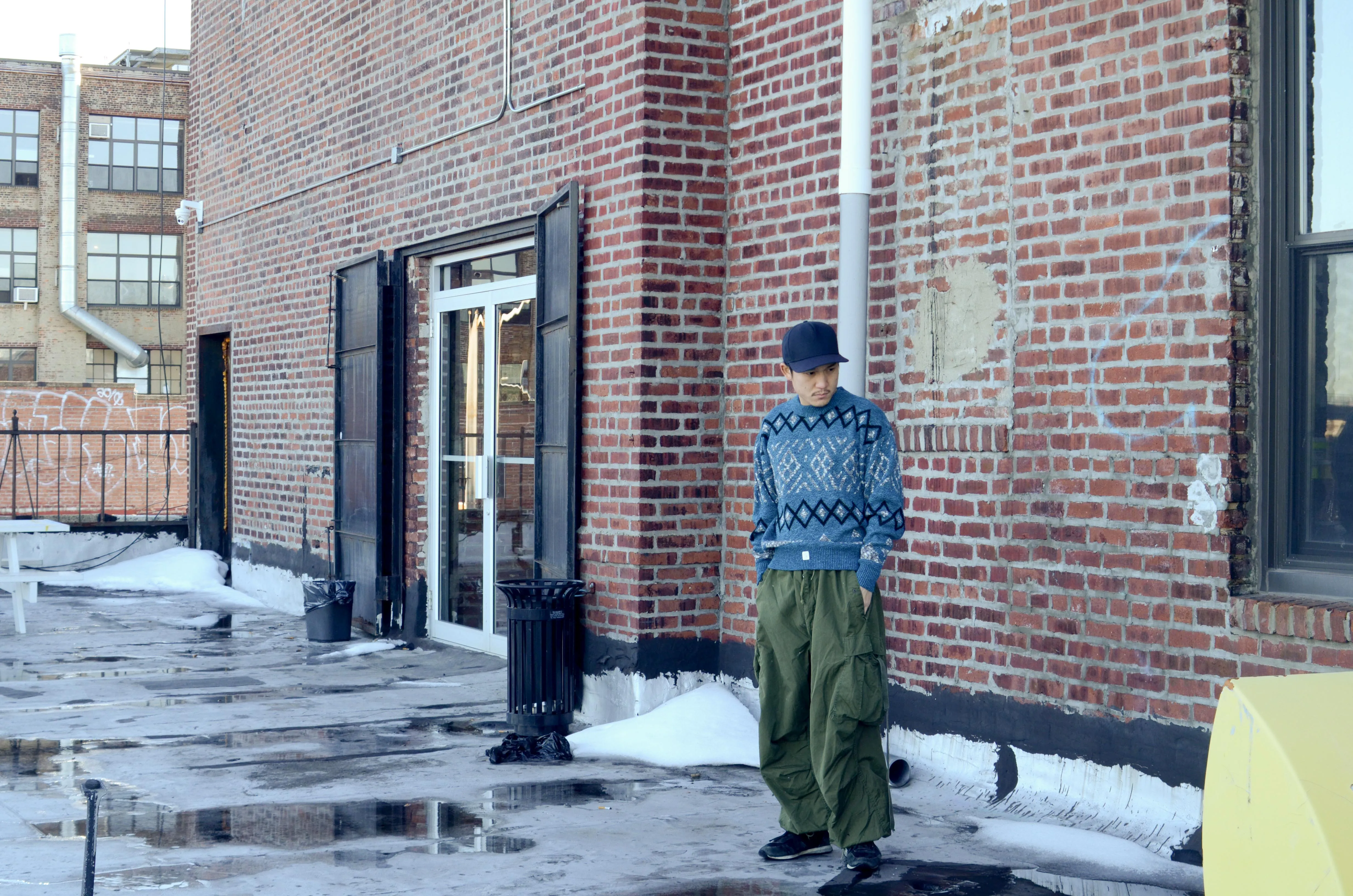Le TIGRE - Acrylic Knit Sweater