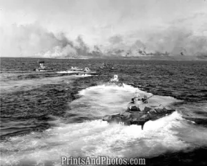 Marines WWII LVT Iwo Jima Beach  4086