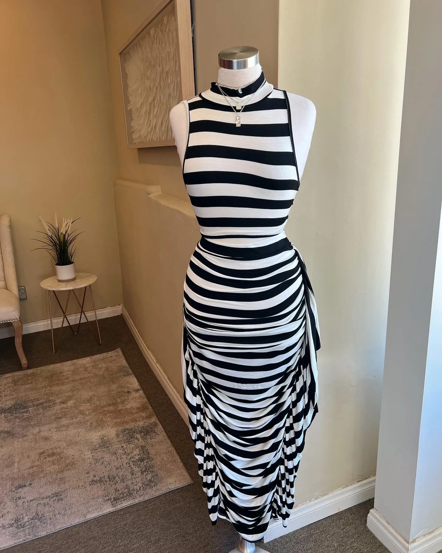Mock Sleeveless Crop & Ruffle Skirt