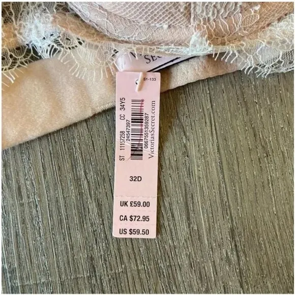 NEW VSX Lined Plunge Bra 32D