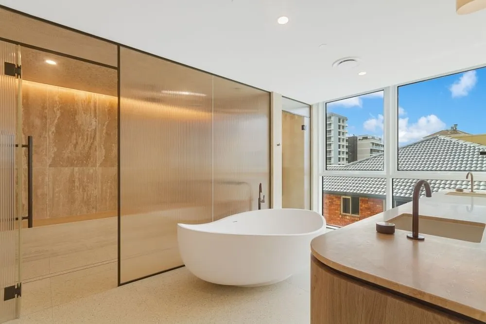 Oversized Wide Oval Bath - 1800 - ST85
