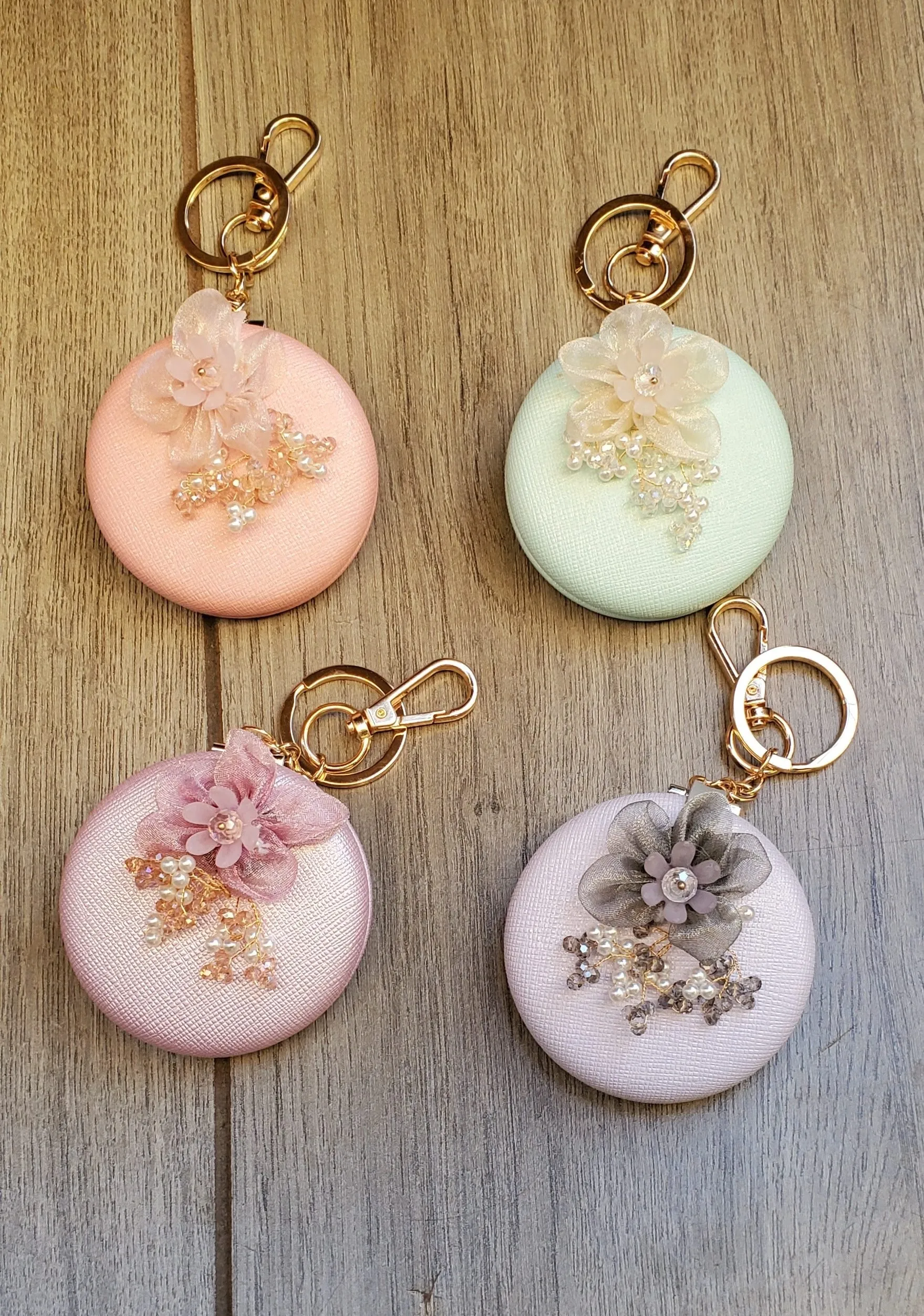 Pearl flower Mirror