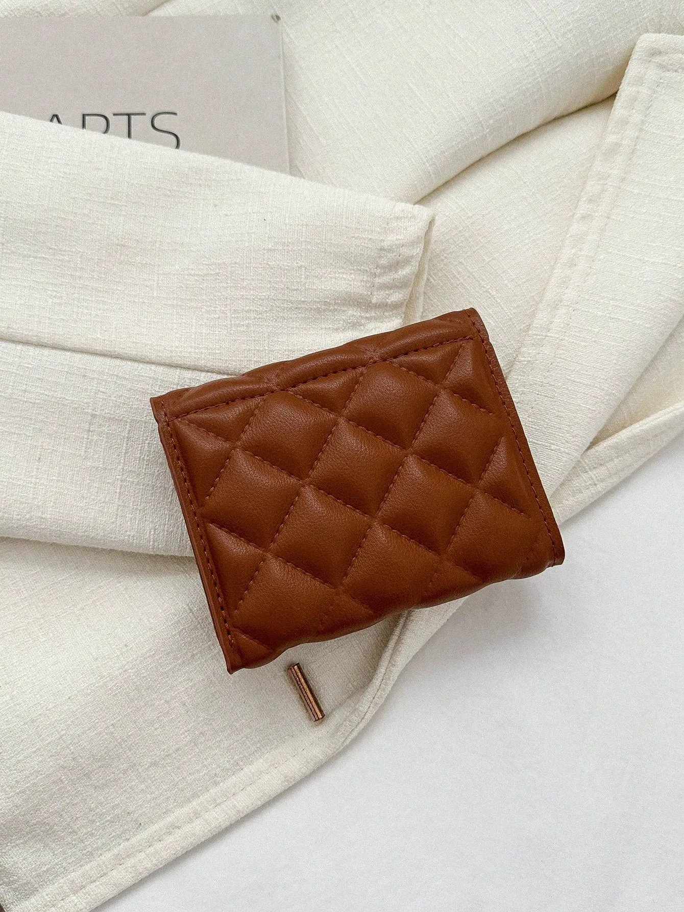 Short Diamond Pattern Stiched Wallet