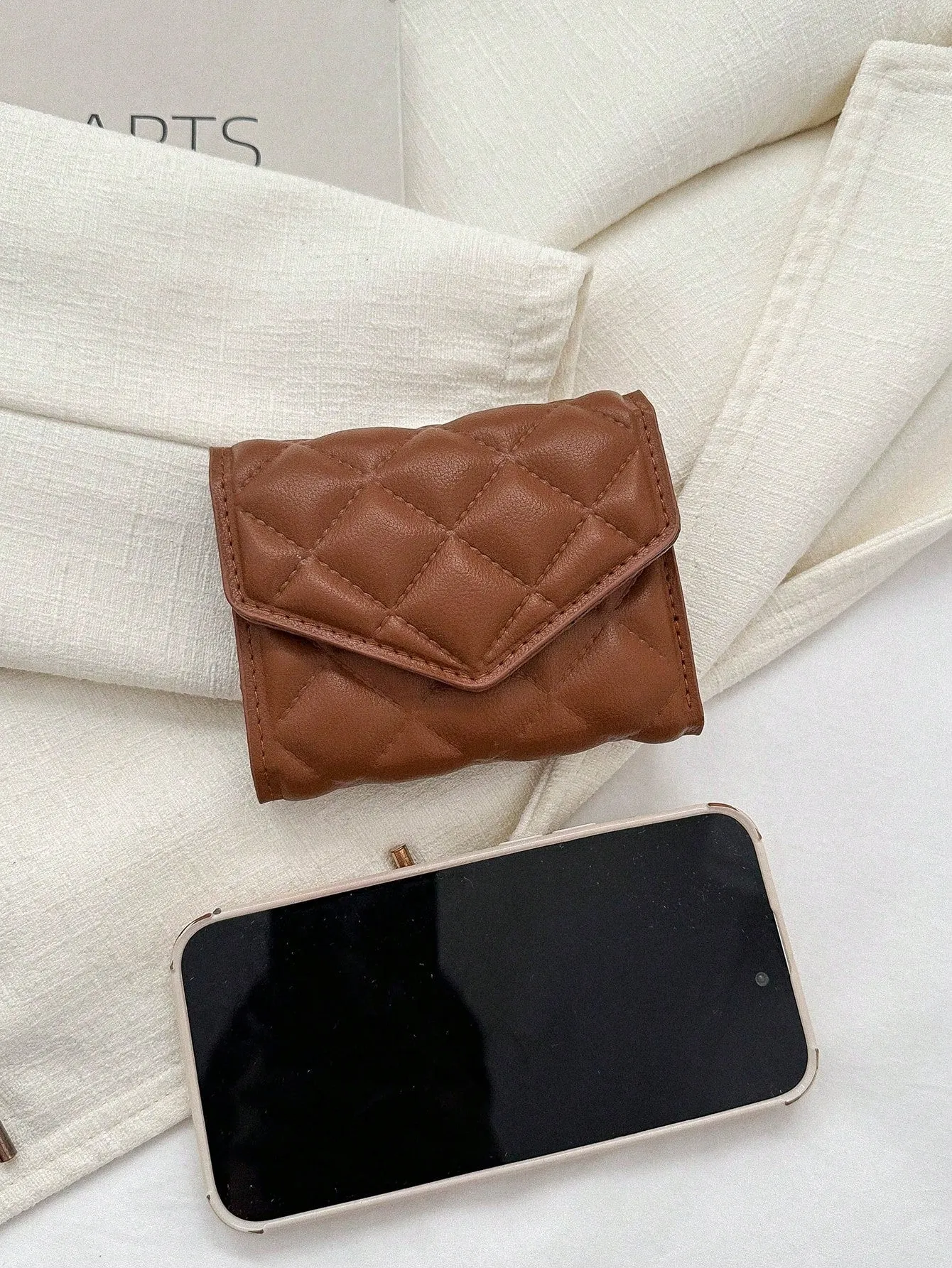 Short Diamond Pattern Stiched Wallet