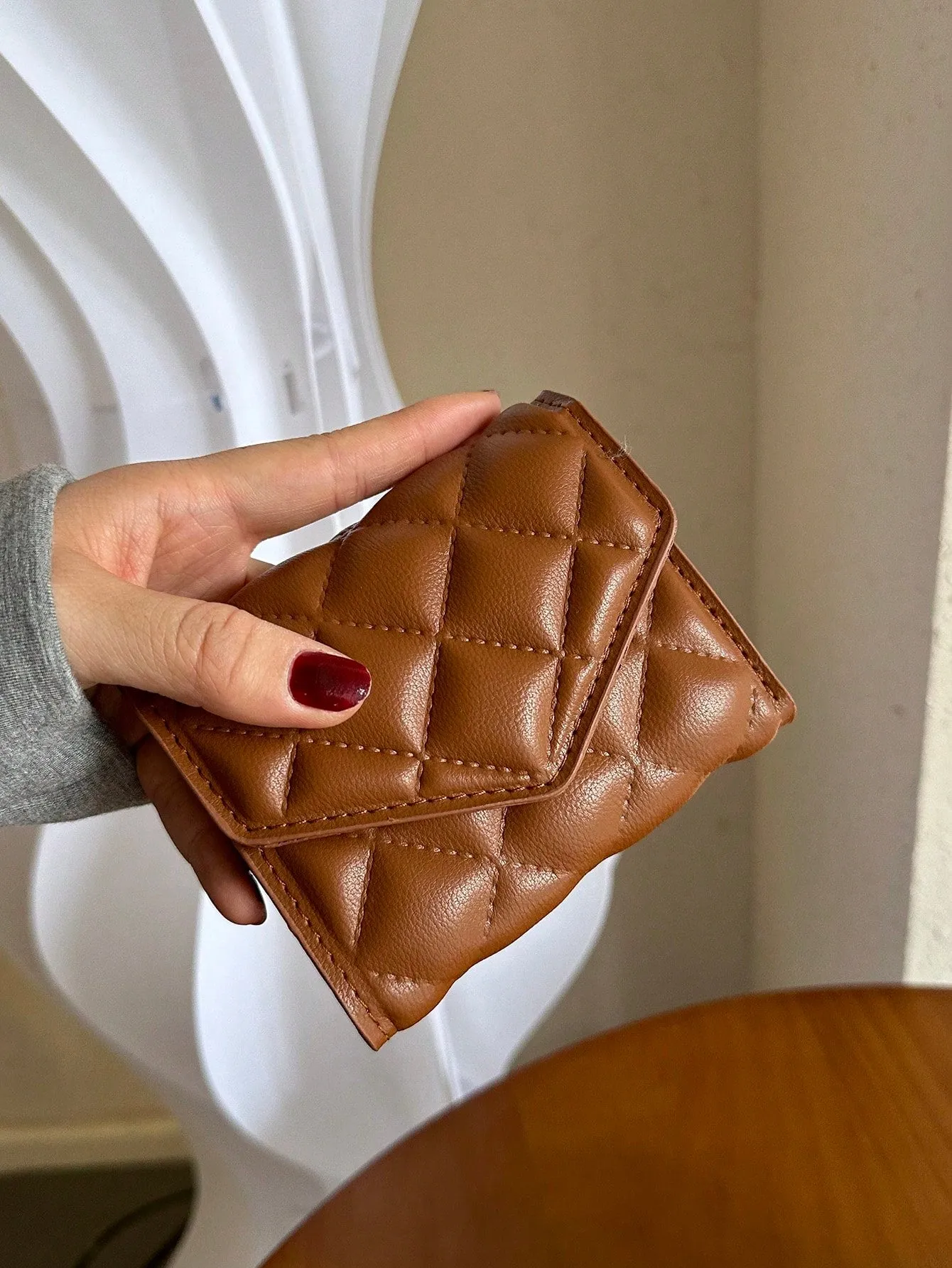 Short Diamond Pattern Stiched Wallet