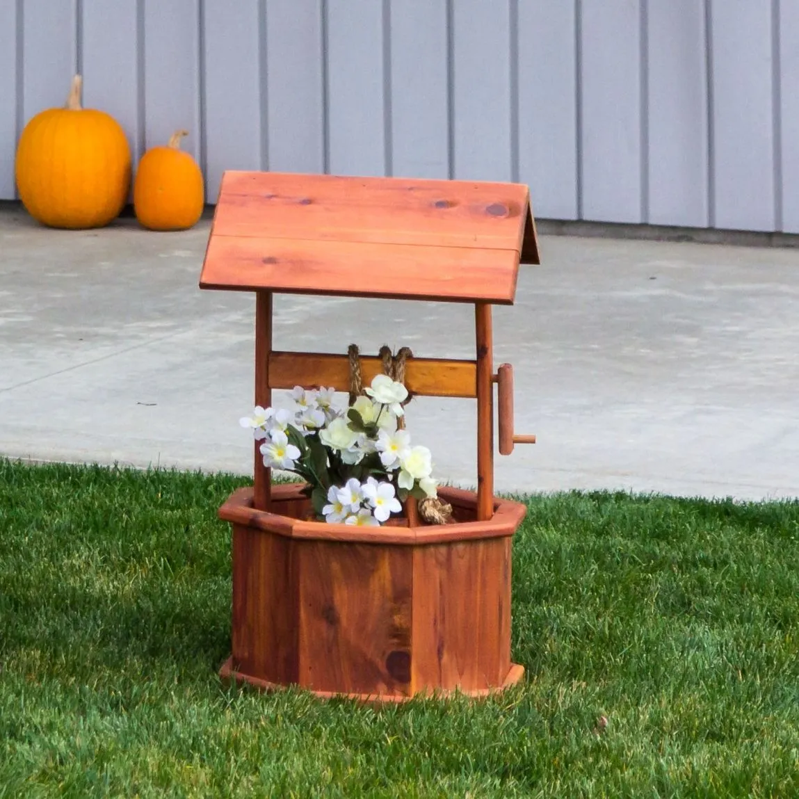 Small Amish Made Cedar Wishing Well
