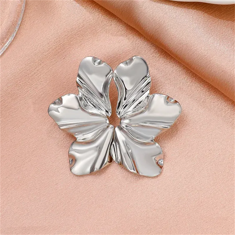 Three Petals Elegant Party Stud Earrings for Lady