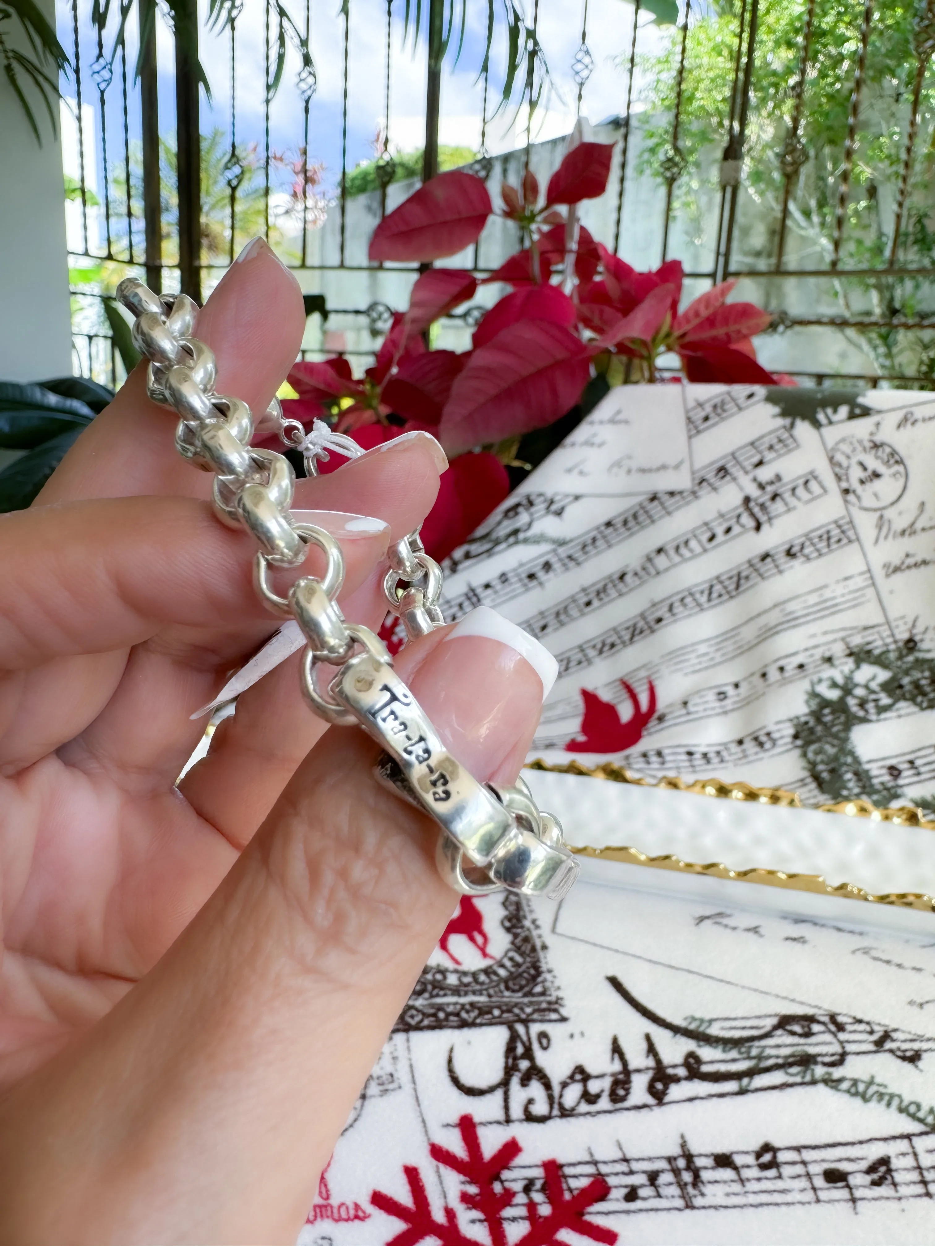 Tra-la-ra bracelet