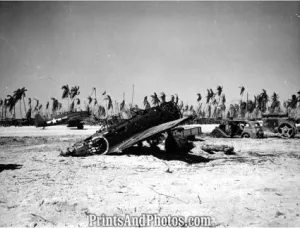 US Marines Hellcat Lands  4076