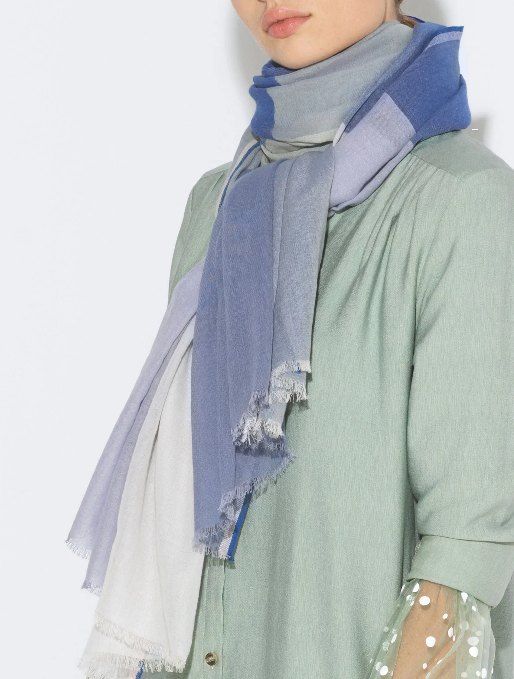Vikko Cowea Scarf